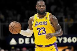 九游网页版入口-关于詹姆斯再次轰+，带领湖人大胜火箭的信息