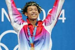 九游官网入口-关于青年运动员登顶领奖台，传递正能量的信息