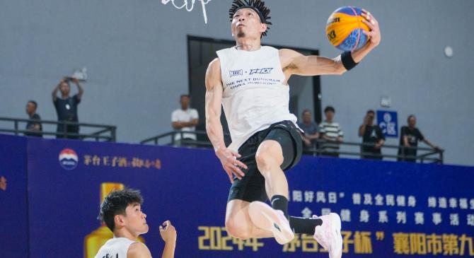 九游在线-篮球名宿加盟球队，助阵球队备战