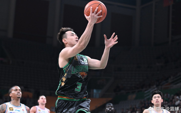 包含吉林队毫无悬念占据东北地区积分榜榜首！的词条