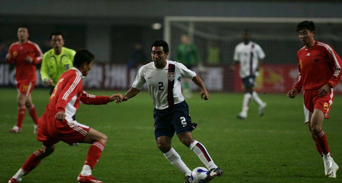 门兴格拉德巴赢得胜利，晋级下一轮的简单介绍