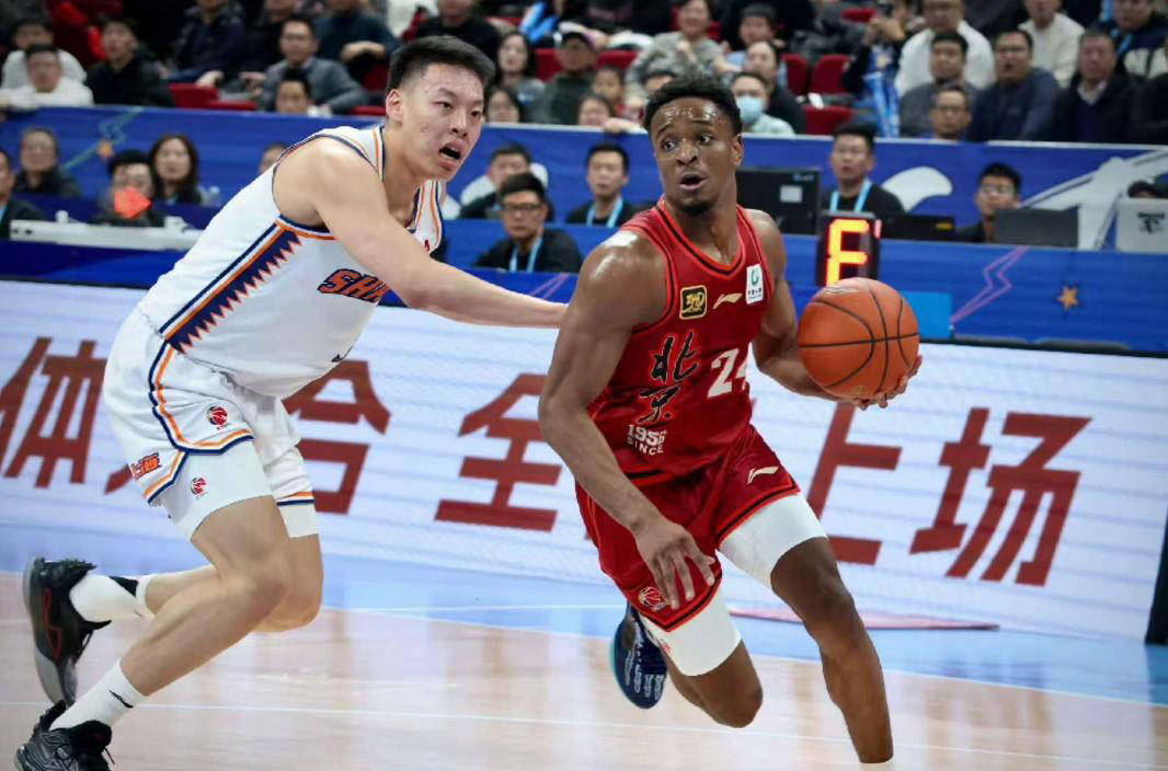 上海男篮迎来连胜，状态回暖