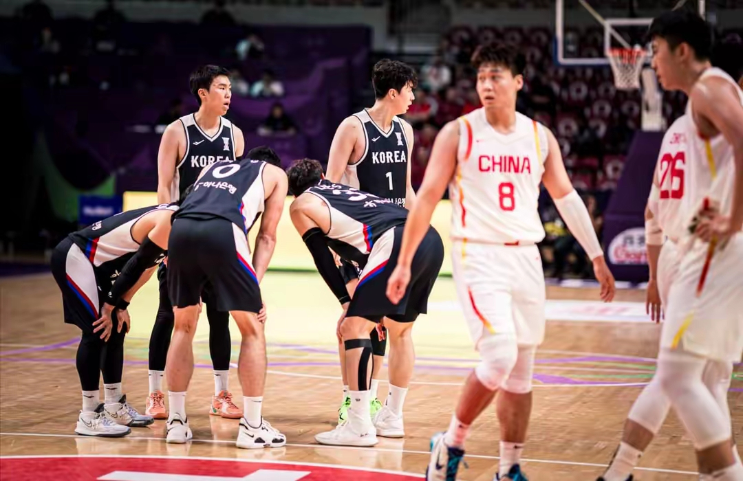 国内篮球联赛竞争激烈，球队间对抗激发球迷热情的简单介绍