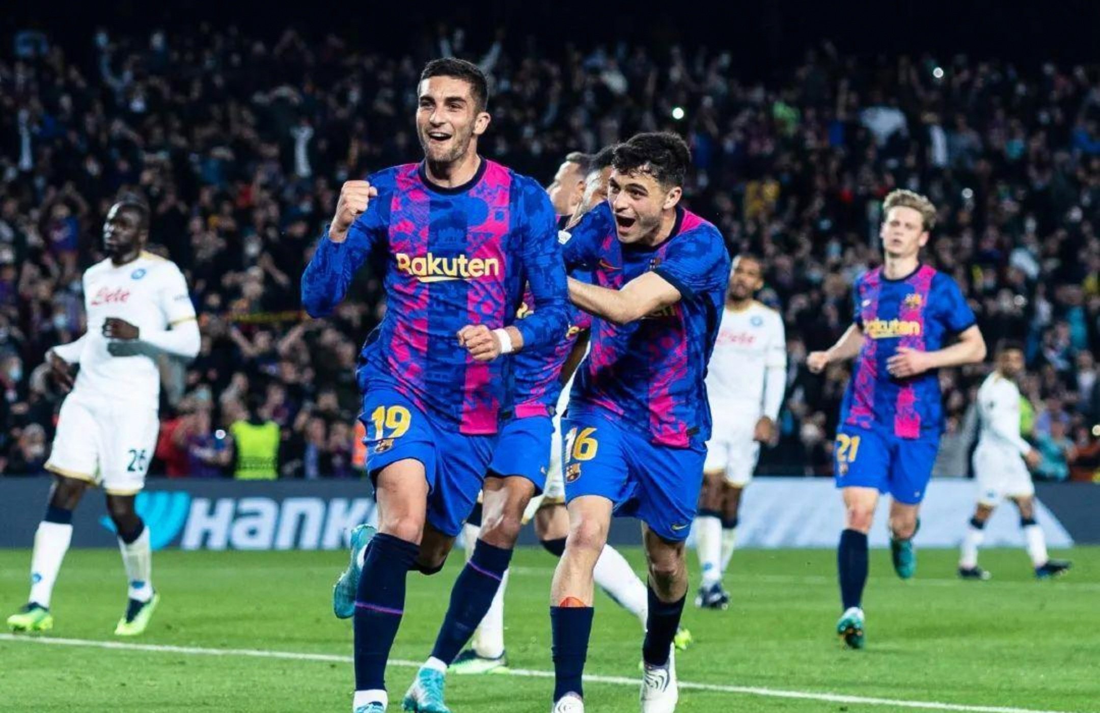 关于创纪录足球赛季开启,球员们备战全力争夺胜利的信息 关于创纪录足球赛季开启,球员们备战全力争夺胜利的信息